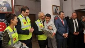 Yoksul Öğrencilere Ücretsiz Okul Malzemesi Desteği
